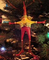 long-legged-christmas-ornament